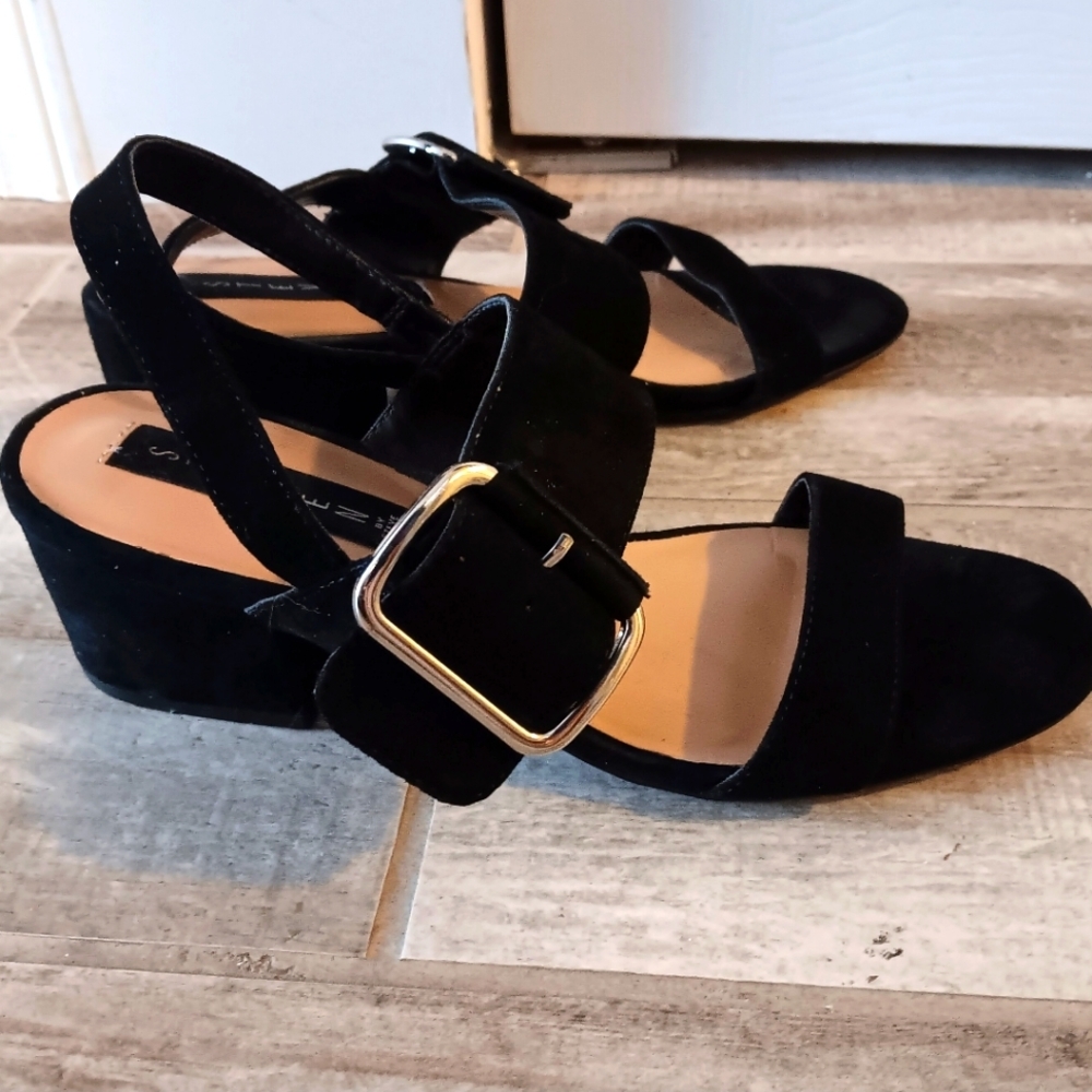 STEVEN by Steve Madden Fond Suede Sandals - Picture 2 of 7